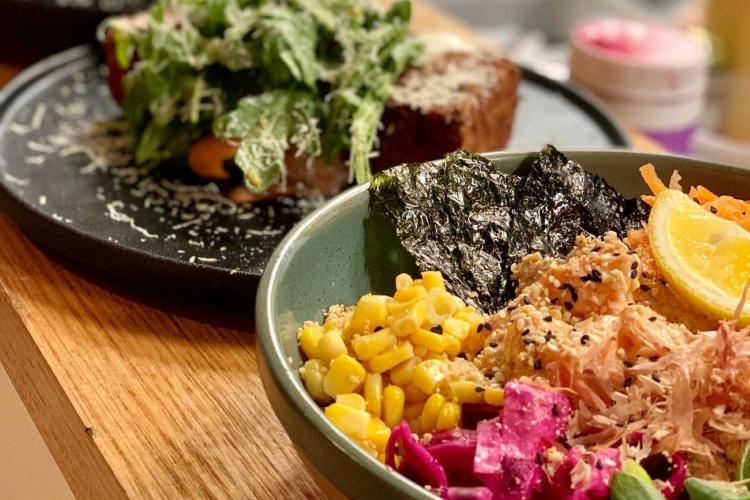 Hash browns, salmon poke bowl